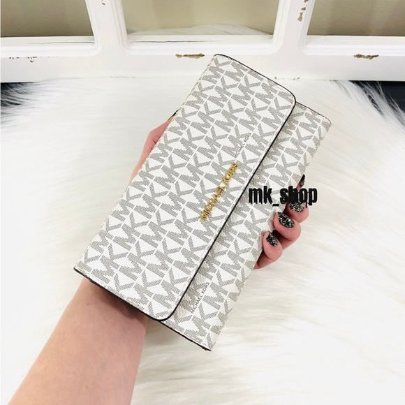 Michael Kors Jet Set Travel Large Trifold Wallet - Picture 16 of 16